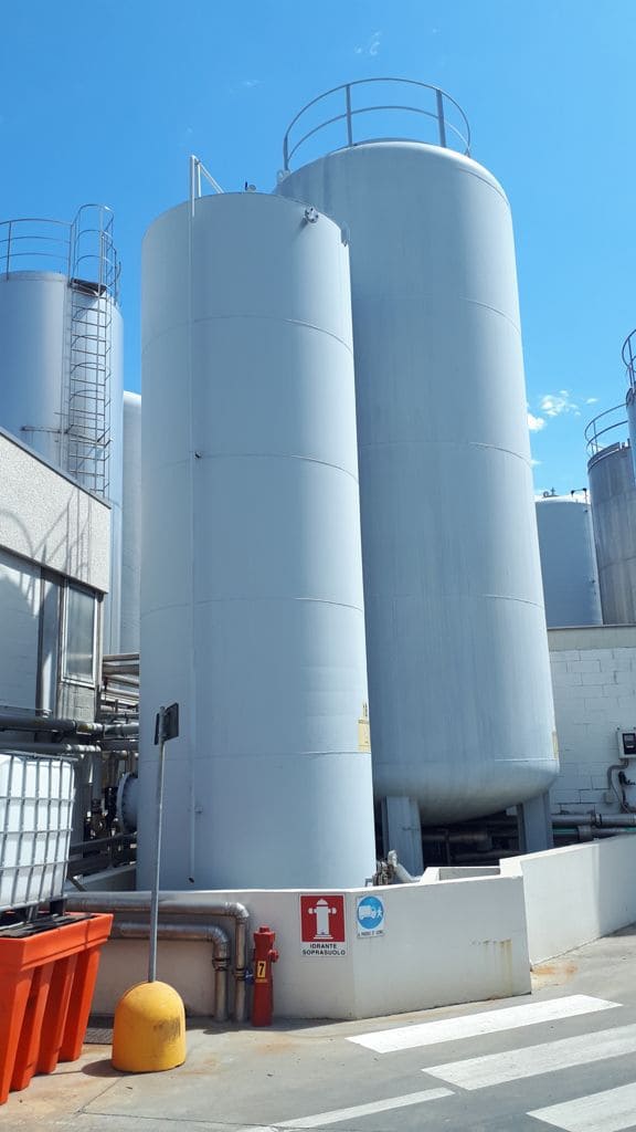 Cisterne sabbiate e verniciate a liquido dall'azienda MA.GIA S.r.l. in Lombardia, in provincia di Bergamo